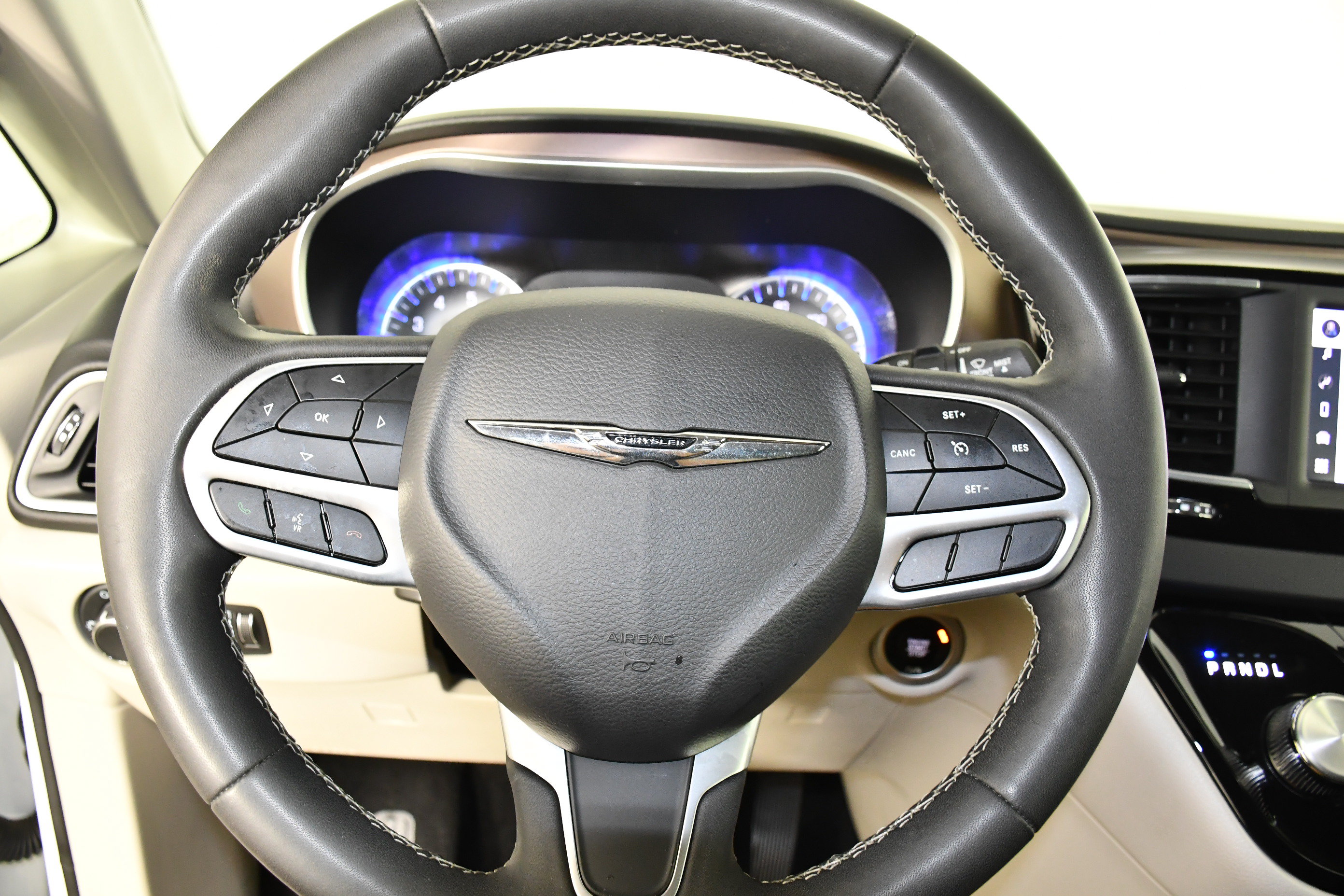 Used 2023 Chrysler Voyager LX FWD image 20