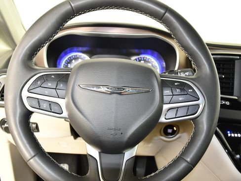 Used 2023 Chrysler Voyager LX FWD image 20