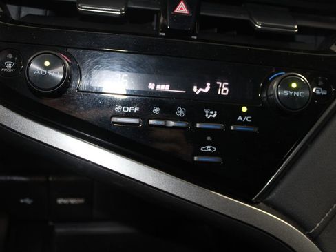 Used 2023 Toyota Camry SE image 40