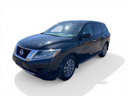Used 2015 Nissan Pathfinder S image 1