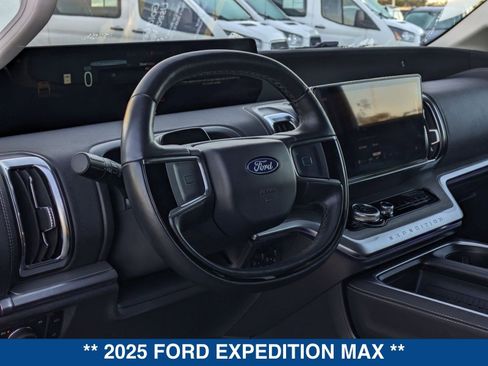 Certified 2025 Ford Expedition Max Platinum image 25