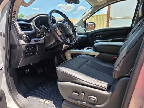 Used 2017 Nissan Titan PRO-4X AWD/4WD image 14
