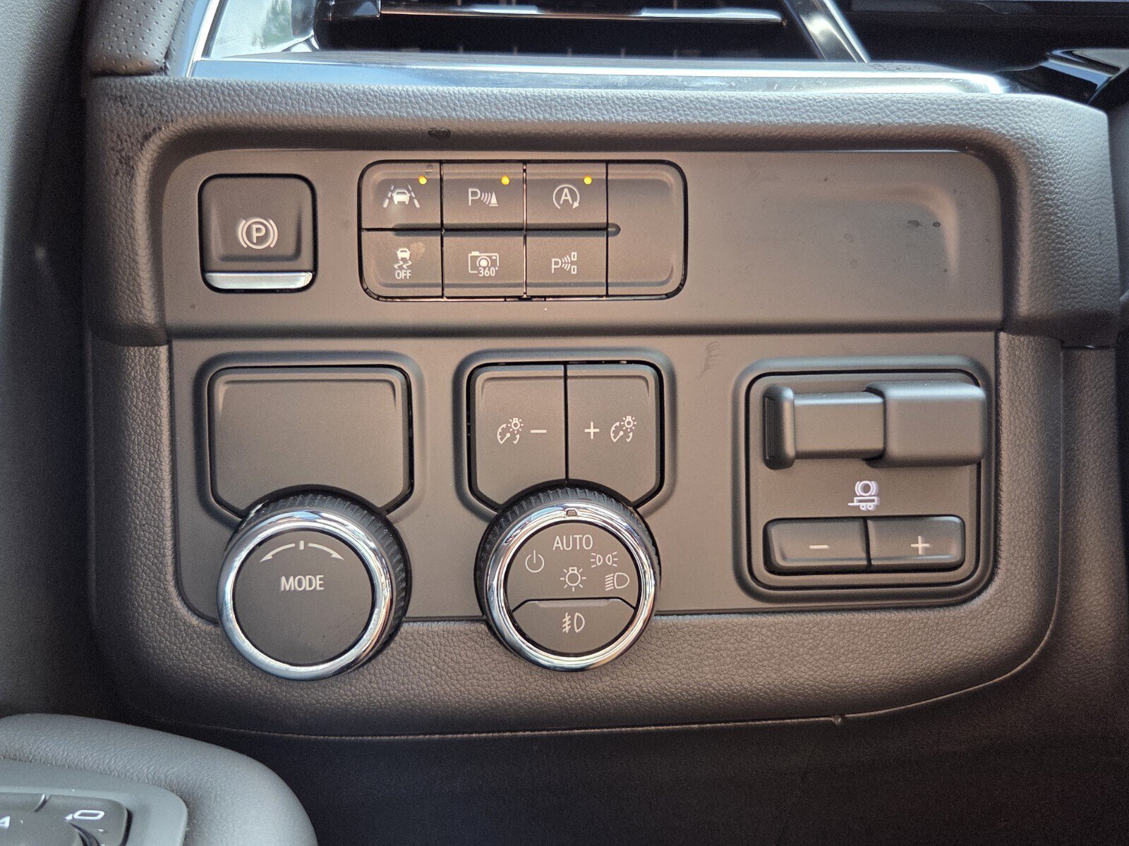 New 2027 Chevrolet Equinox LT w/ Convenience Package II FWD image 18