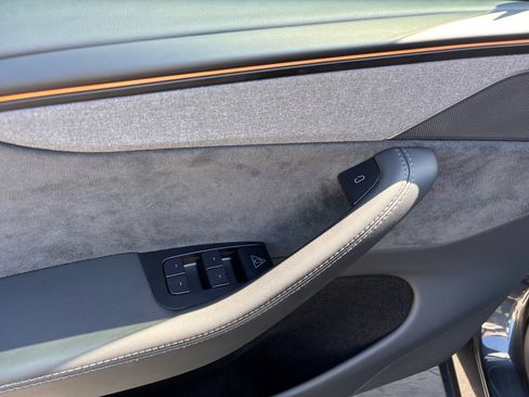 Used 2026 Tesla Model Y 2WD image 23