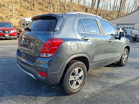 Used 2017 Chevrolet Trax LT w/ LT Convenience Package image 8