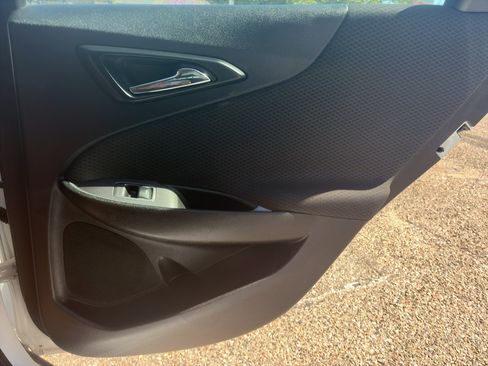 Used 2019 Chevrolet Malibu LS FWD image 24