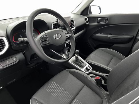 New 2025 Hyundai Venue Limited image 14