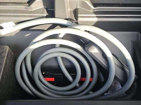 Used 2023 BMW iX xDrive50 w/ Premium Package image 10