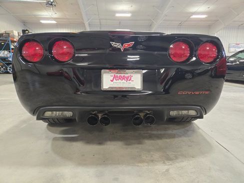 Used 2005 Chevrolet Corvette Coupe w/ Preferred Equipment Group image 32