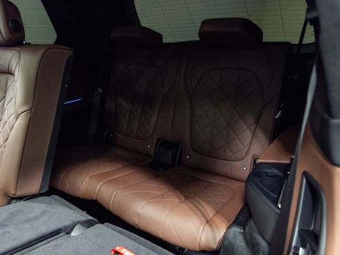 Certified 2023 BMW X7 xDrive40i w/ M Sport Package image 24