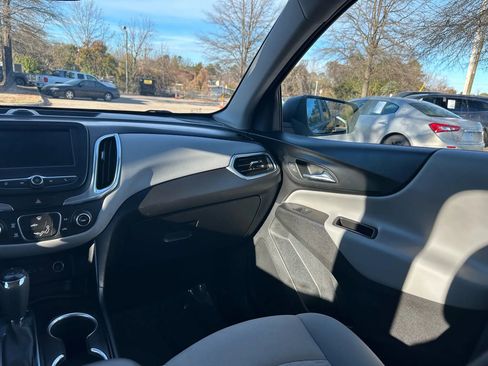 Used 2020 Chevrolet Equinox LS w/ LPO, Roadside Safety Package image 24