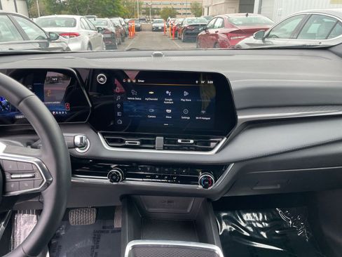 Used 2025 Chevrolet Equinox LT image 18