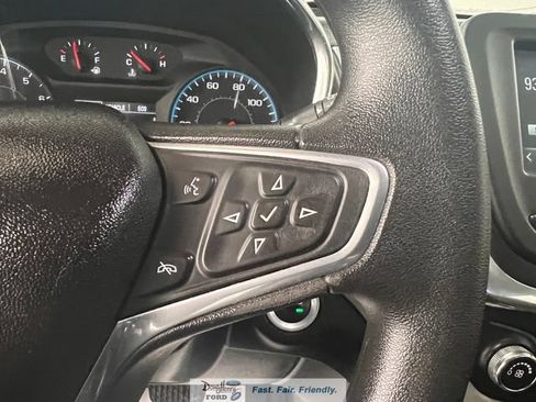 Used 2018 Chevrolet Equinox LS FWD image 44