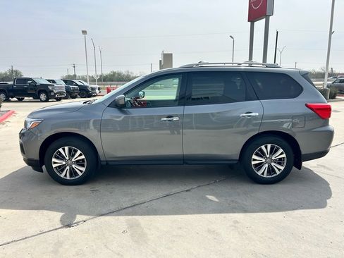 Certified 2020 Nissan Pathfinder SV image 4