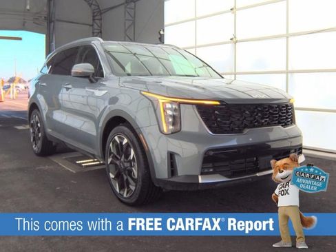 Used 2025 Kia Sorento EX w/ Panoramic Sunroof Package image 3