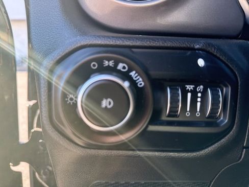 Used 2021 Jeep Wrangler Unlimited Willys image 26