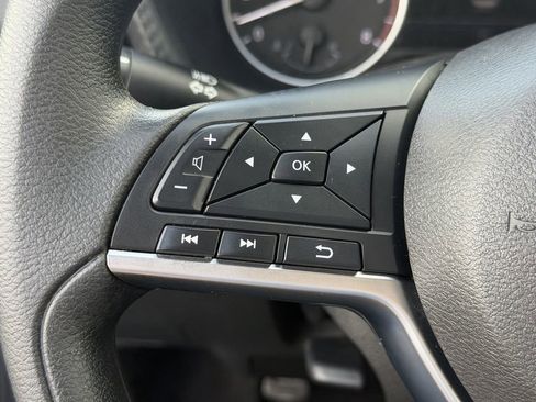 Used 2025 Nissan Sentra SV FWD image 23