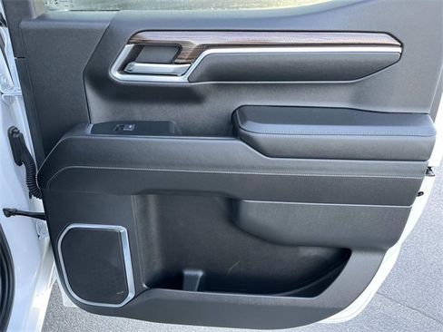 Used 2024 Chevrolet Silverado 1500 RST w/ Z71 Off-Road Package image 18