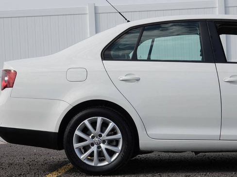 Used 2010 Volkswagen Jetta Limited Edition FWD image 27