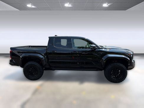 Used 2025 Toyota Tacoma TRD Pro AWD/4WD image 7