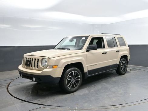 Used 2017 Jeep Patriot Sport FWD image 4