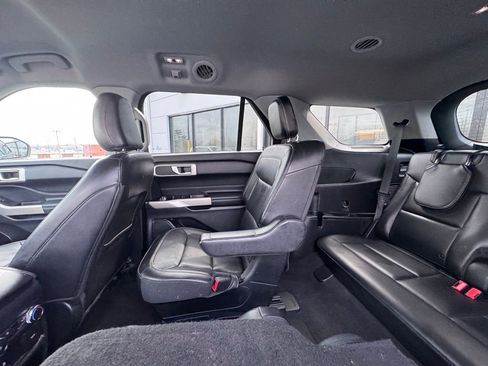 Used 2021 Ford Explorer XLT w/ Equipment Group 202A image 30