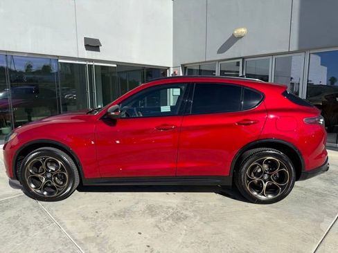 New 2025 Alfa Romeo Stelvio Sprint image 5