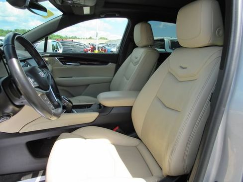 Certified 2019 Cadillac XT5 Luxury FWD image 14