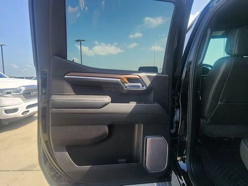 Used 2023 Chevrolet Silverado 1500 High Country w/ Technology Package AWD/4WD image 17