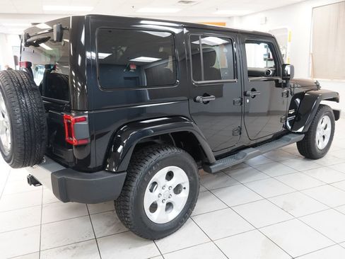 Used 2013 Jeep Wrangler Unlimited Sahara w/ Max Tow Pkg AWD/4WD image 13