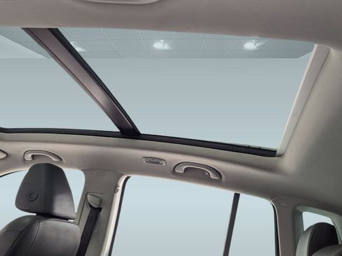 Used 2017 Volkswagen Tiguan Wolfsburg Edition image 20