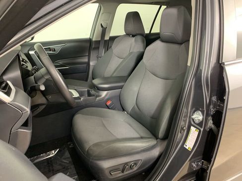 Used 2024 Toyota RAV4 XLE w/ Convenience Package AWD/4WD image 29