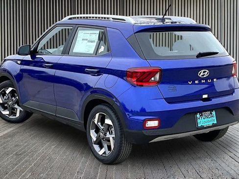 New 2026 Hyundai Venue SEL FWD image 3