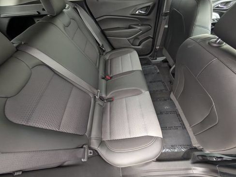 Used 2025 Chevrolet Trax LT FWD image 6