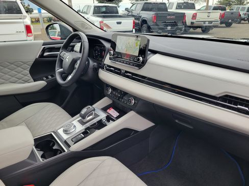 Used 2024 Mitsubishi Outlander SEL AWD/4WD image 20