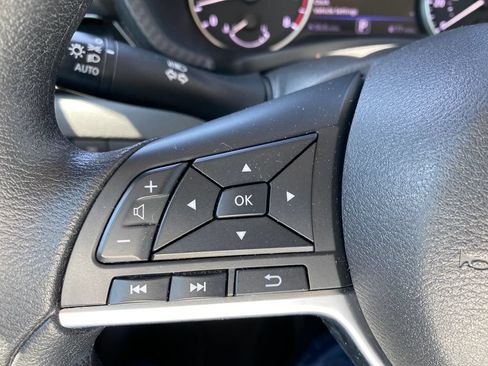 Used 2023 Nissan Sentra SV FWD image 18
