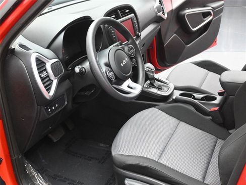 Used 2024 Kia Soul LX w/ Option Group 015 image 5