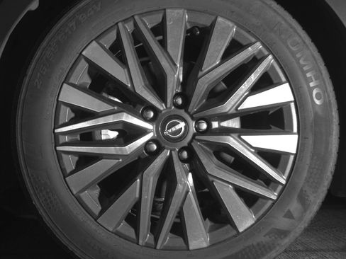 Used 2025 Nissan Altima 2.5 SV image 12
