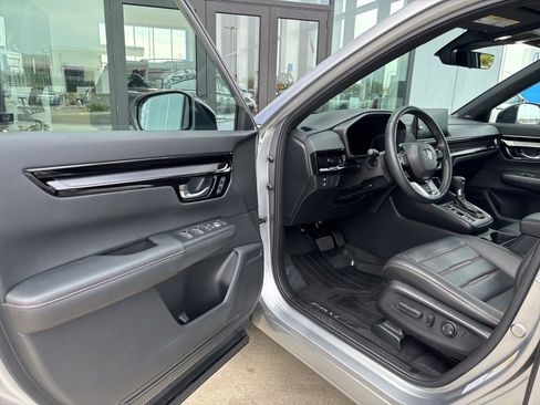 Used 2025 Honda CR-V Sport Touring image 9