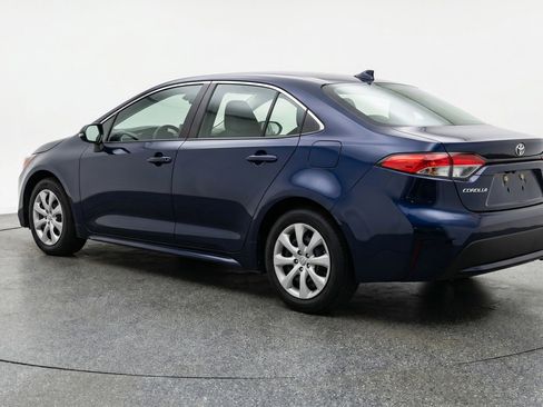 Used 2025 Toyota Corolla LE FWD image 6