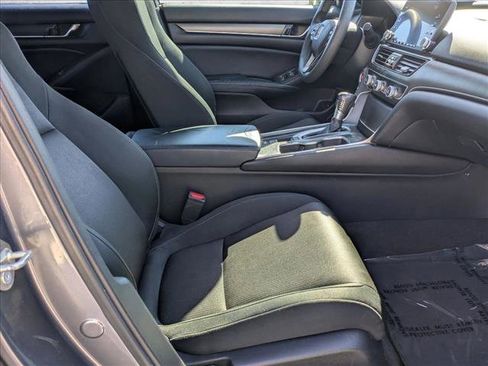 Used 2018 Honda Accord LX image 18