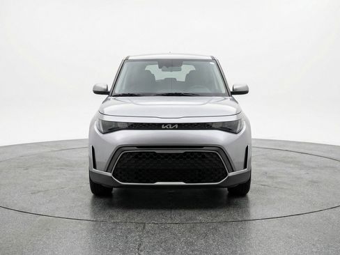 Used 2025 Kia Soul LX w/ LX Technology Package image 2