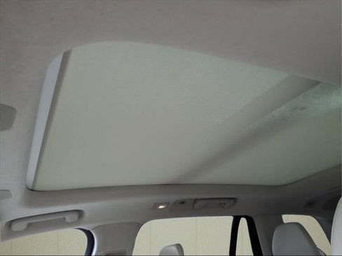 Used 2023 Volvo XC90 B6 Ultimate w/ Lounge Package image 13