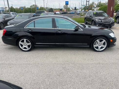 Used 2011 Mercedes-Benz S 550 4MATIC image 6