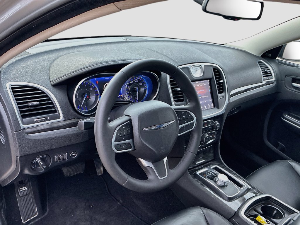 Used 2022 Chrysler 300 Touring L w/ Popular Equipment Group RWD image 9
