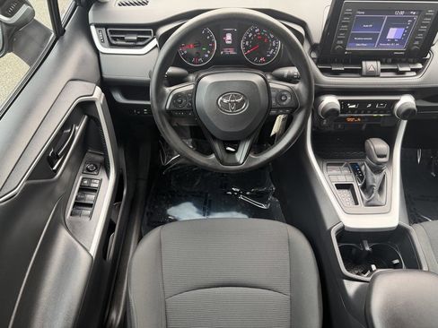 Used 2022 Toyota RAV4 LE image 15