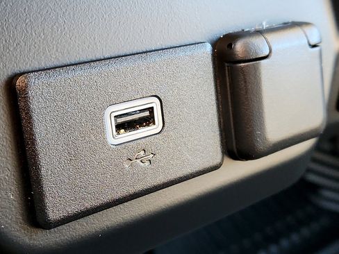 Used 2020 Chevrolet Silverado 1500 Custom w/ Custom Value Package image 23