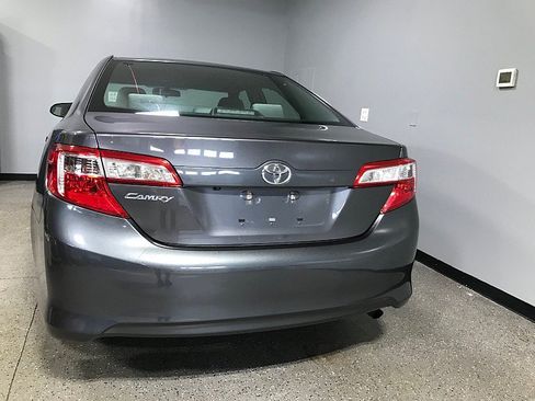 Used 2014 Toyota Camry FWD image 4