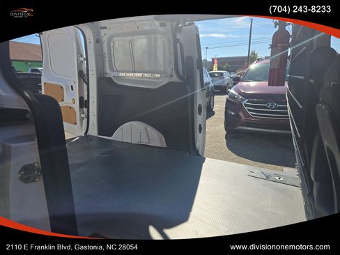 Used 2015 Ford Transit Connect XLT image 12