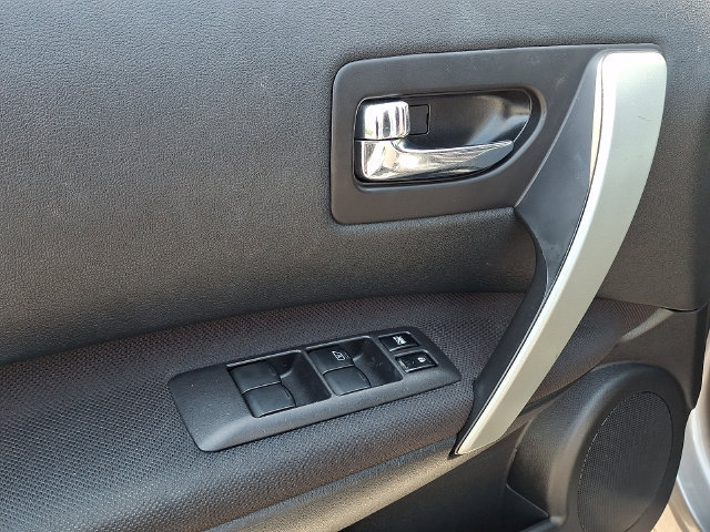 Used 2013 Nissan Rogue SV w/ Premium Pkg AWD/4WD image 13